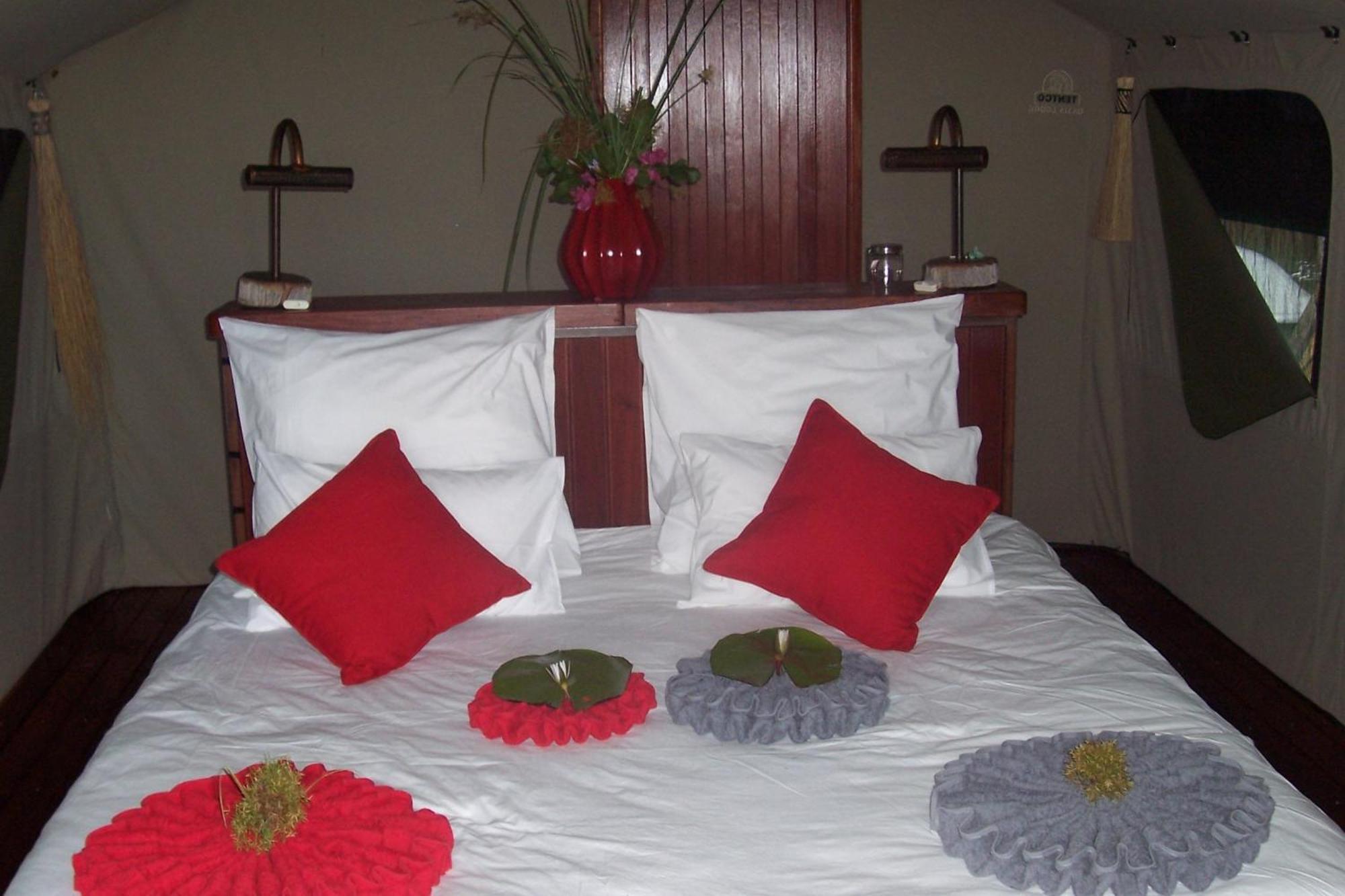 Nkasa Lupala Tented Lodge Sangwali ภายนอก รูปภาพ