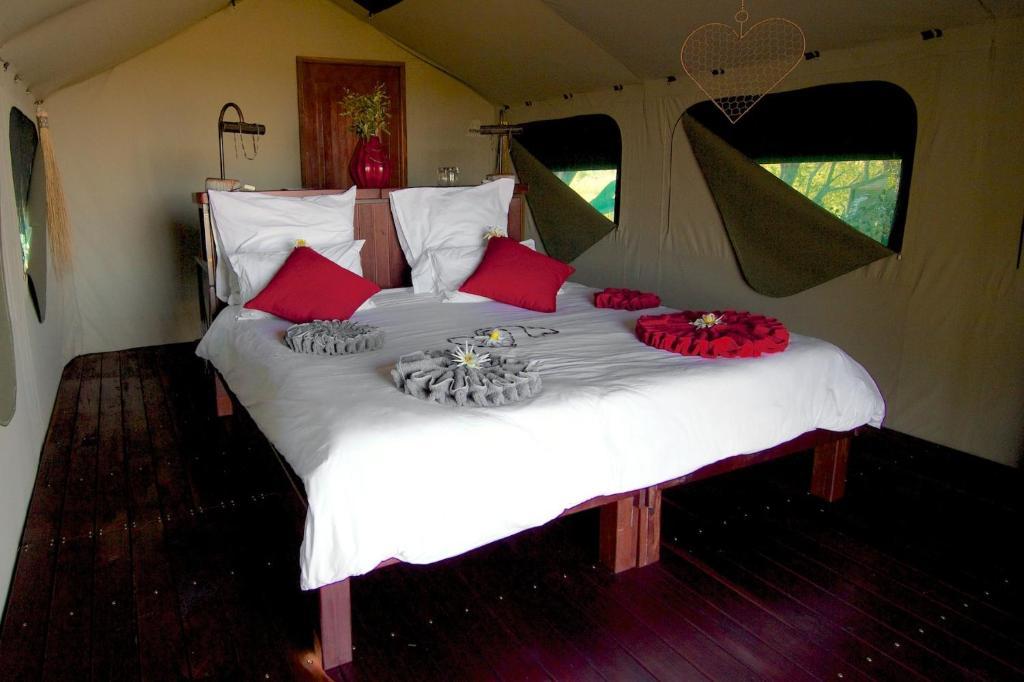 Nkasa Lupala Tented Lodge Sangwali ภายนอก รูปภาพ